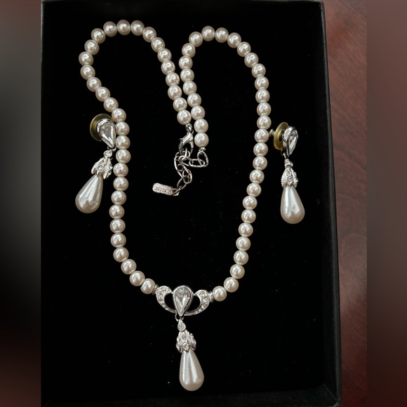 Pearl and crystal necklace & earring set - Picture 1 of 6